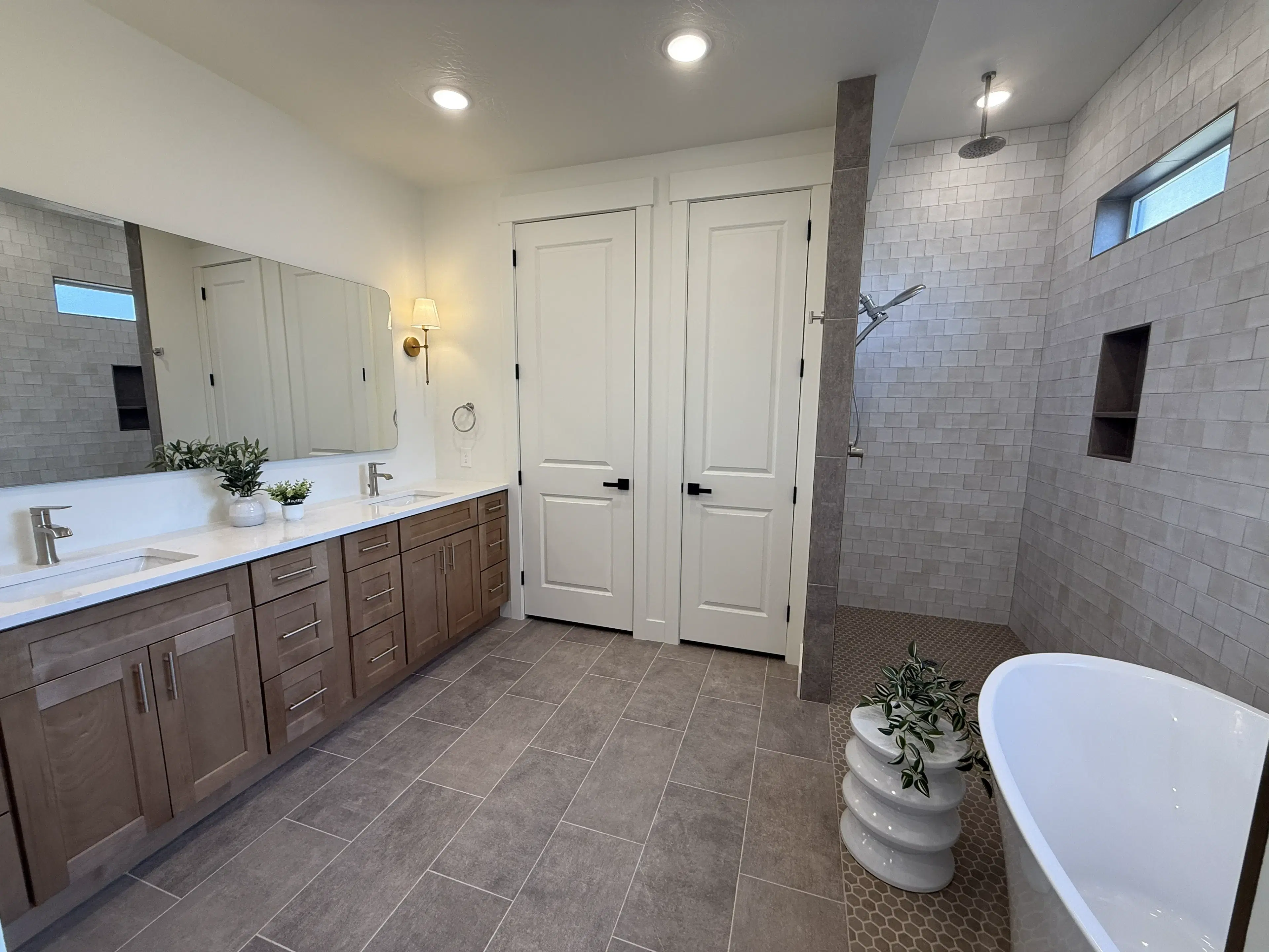 Contemporary bathroom