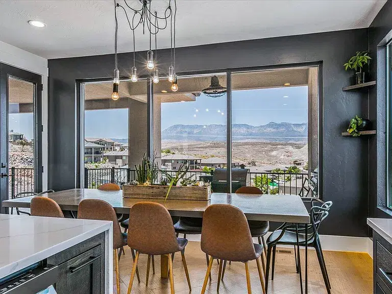 Sleek contemporary kitchen